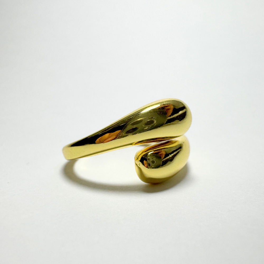 Evania — Anillo Esculpido Abierto en Oro